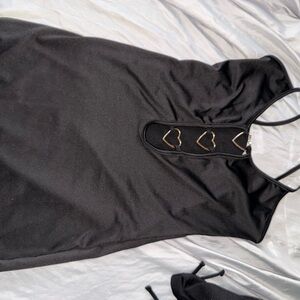 Black Mini Póster Girl  Dress with Heart Detail